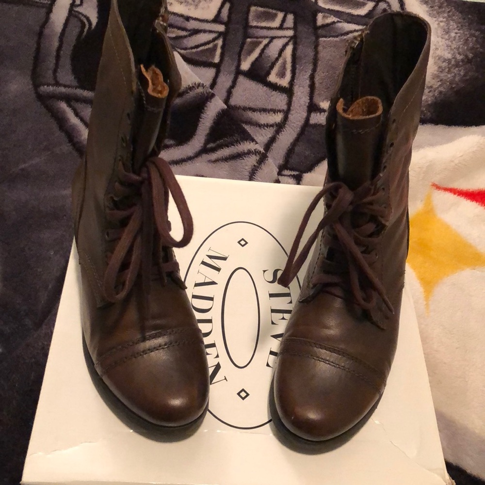 Women’s troopa Steve Madden boot